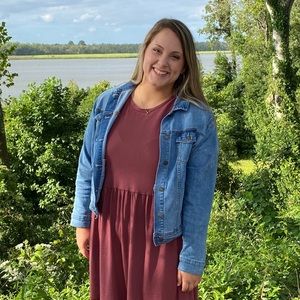 Meet your Posher, Emily